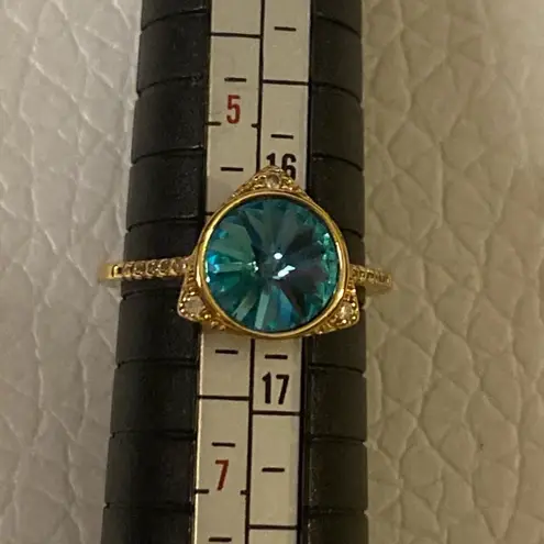 None Vintage Gold Tone Statement Ring Blue Crystal Gem Size 7