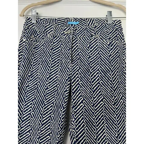 J. McLaughlin Women's Blue and Ivory Patterened Jeans Size 4
