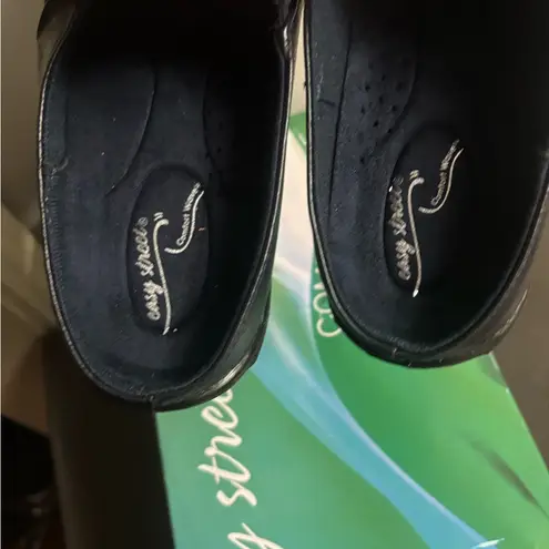 Easy Street New Holly Comfort Clogs (Women) navy