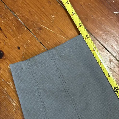 Kuhl Horizn Gray Skinny Cargo Hiking Pants Size 4 Short