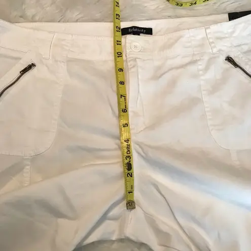 Relativity White Capri Pants size 18