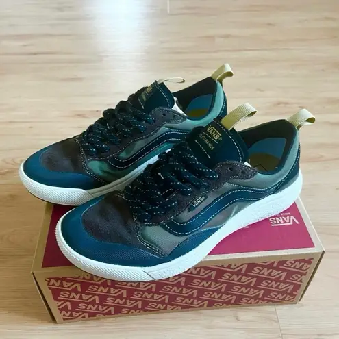Vans  MTE ULTRARANGE EXO SE Women
9.5 US Mens 8.0 US