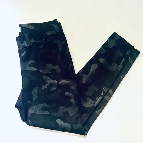 Mud Pie Black Gray Camo Leggings Pants