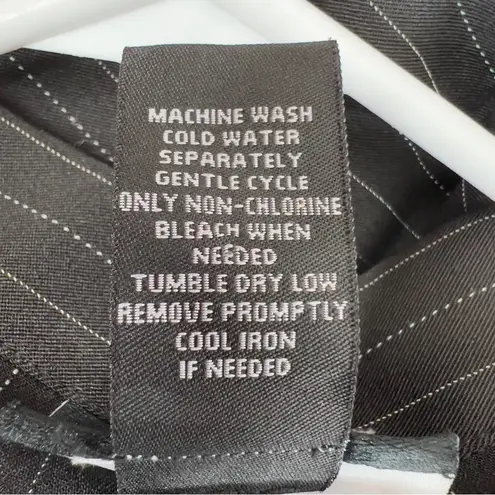 Studio 1940 SZ. 16 Black Button Front Jacket w/White Pin Stripe & Should…