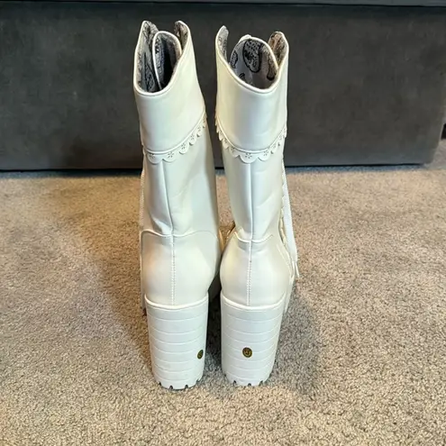 Women’s White Lace Up Chunky Heeled Boots Size 11 (42 EU) NEW