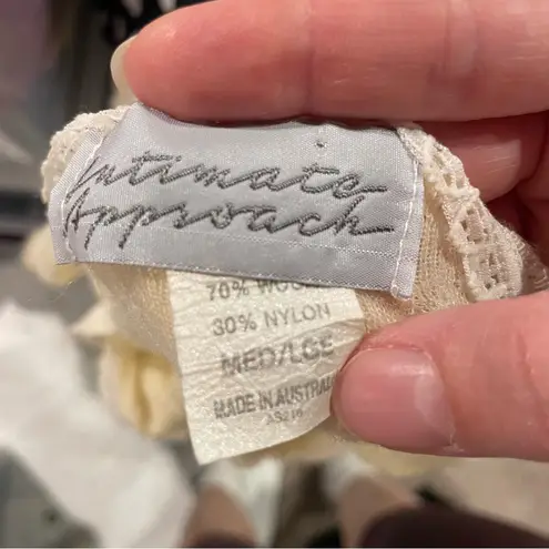 Vintage 90’s banana cream pointelle lightweight semi sheer wool blend lace top Yellow Size M