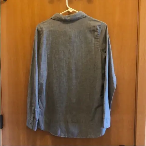 The North Face  Size Medium Button Down Shirt New With Tags