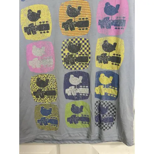 Vinyl Icons Woodstock Graphic Tee Size Small Short Sleeve Concert Tee Blue