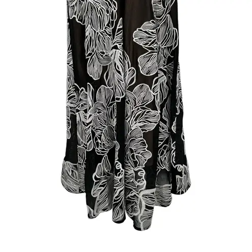 Dress the Population size XS Black Cream Floral Embroidered Dress Sleeveless
