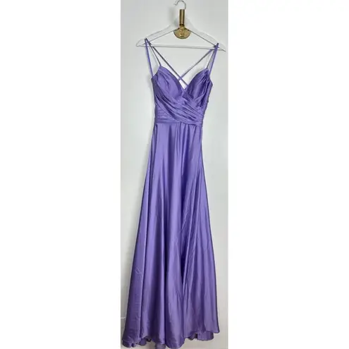 La Femme  Sleeveless Satin Gown in Lavender Size US 2