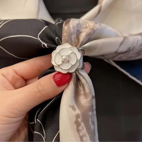 Set Of 2 Alloy Scarf Ring Set Glamorous Style Metal Scarf Buckle Dual