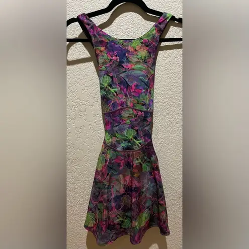 Lululemon NWT  Court Crush Dress Vivid Floral Tone Multi  Size 4 short under