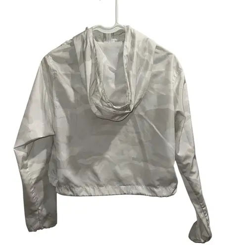 Susie B‎ Fitness White Camo Cropped Windbreaker