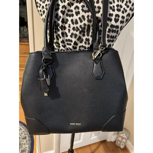 Brooklyn Jet Set Carryall Nine West Black Vegan Classic Zip & Magnet Shoulder