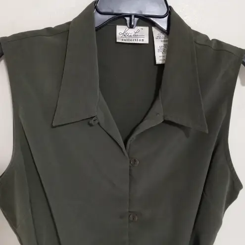 Kathie Lee Sleeveless Button Front Tie Back Collared Top in Army Green Size L