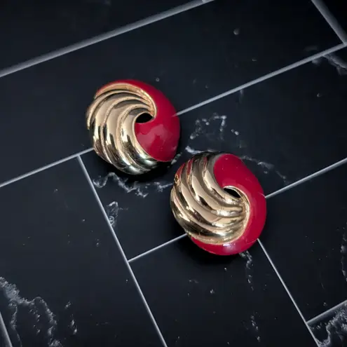 Vintage Stud Earrings Stylish Gold Tone & Red Enamel 1" Statement