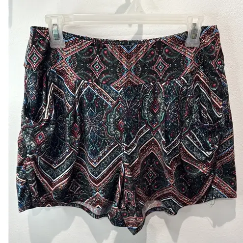 French Laundry Shorts Size L Black Red Patterned Women's