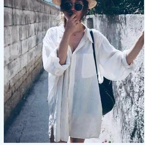 Breezy Lane Lightweight Gauzy White Button Down Beach Coverup Summer Shirt sz M Size M