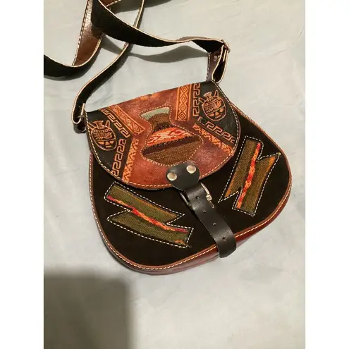 Handcrafted Puro Cuero Leather Crossbody Bag Womens Medium Peruvian Art Purse Tan