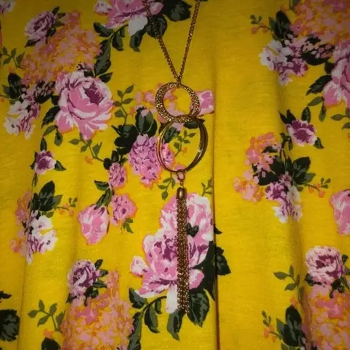 Brooks Bobbie  Sz M Yellow Floral Hanky Hem Top with Necklace NEW NWT