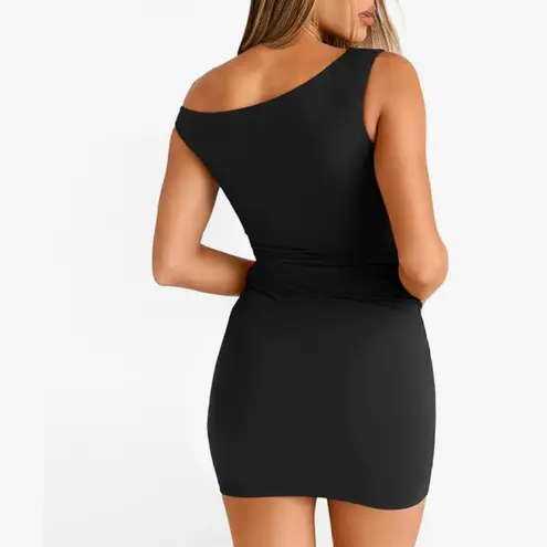 NWOT Trendy Queen Black Off