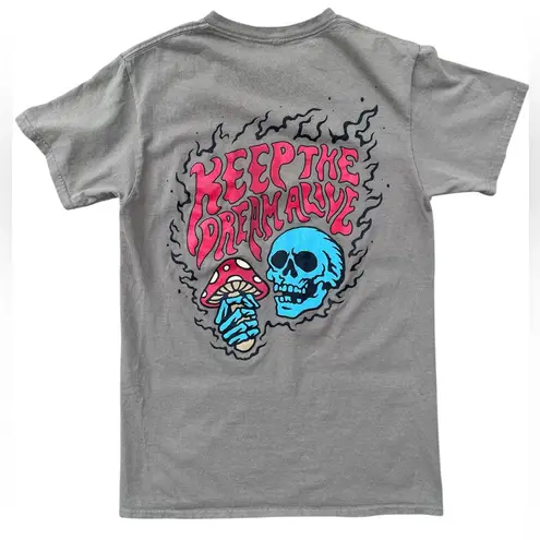 Peace Of Mind Keep The Dream Alive Skull Mushroom Tee Tan women’s S 100% Cotton