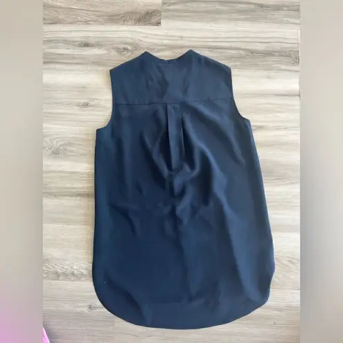 Vince  S Blue Button Up Silk Sleeveless Blouse