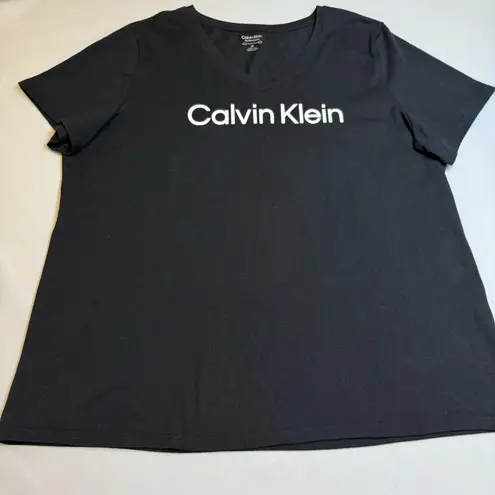 Calvin Klein  Set Plus Size 20 & 2X Distressed Med Wash Jeans &‎ Black V-Neck Tee - Image 2