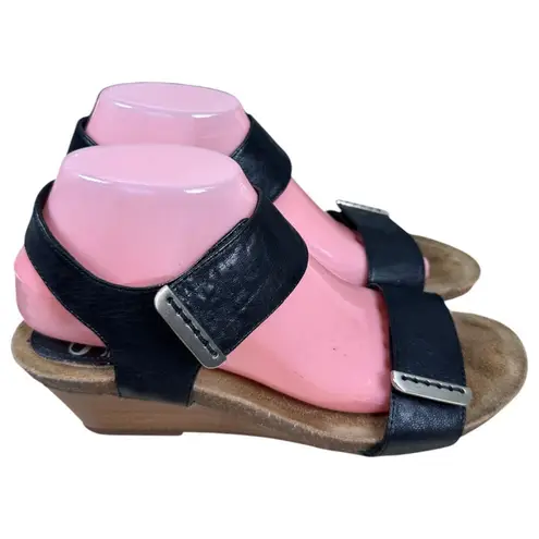 Sofft Verdi II Black Leather Strappy Slight Wedge Sandals Size 8.5 WIDE