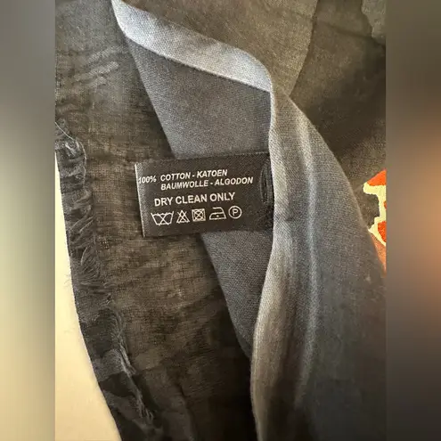 Hellen van berkel heart made prints Nina Scarf for Ruks Museum Black