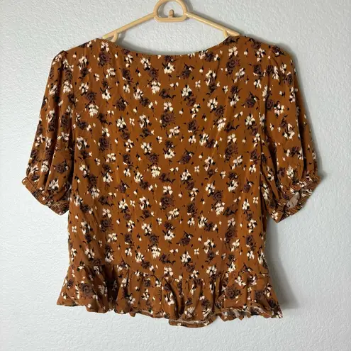 Abound  Women’s Brown Floral Cropped Short Sleeve V-Neck Top S