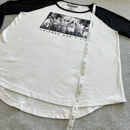 Stranger Things Friends Don’t Lie Raglan Tee size Small