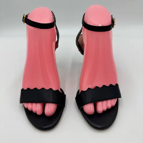 CHLOÉ
Leather Scalloped Accent Sandals EU 38 US 7.5