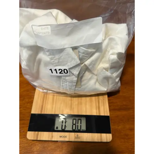 Universal Threads NWT Universal Thread Womens White Button Down Long Sleeve Shirt Large Layering L