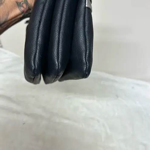 Rosetti Black and Gray Messenger Bag Sleek Design