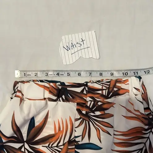 NWOT szS 2 piece tropical print short set wrap around top pompom trim shorts White