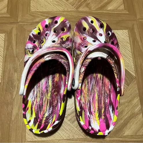 Crocs  Classic Marbled  Colorful Clogs - Image 4