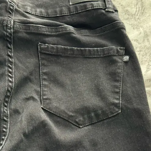 Tahari Kelly black mid rise slimming skinny jeans, size 14W minimalist preppy