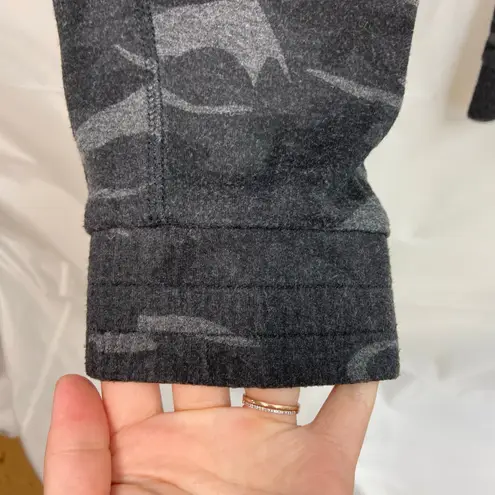 Tahari women's dark gray camouflage soft pocket pull on jogger sweatpants small