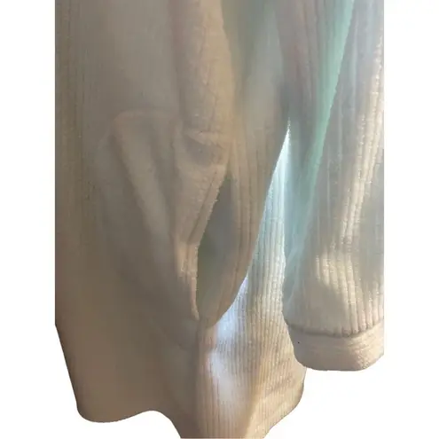 Miss Elaine Petites Quilted 90’s Vintage Zip Robe