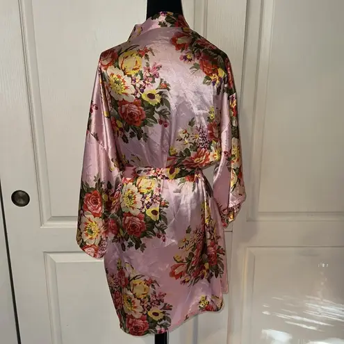 PINK SATIN SILKY FLORAL ROBE Size undefined