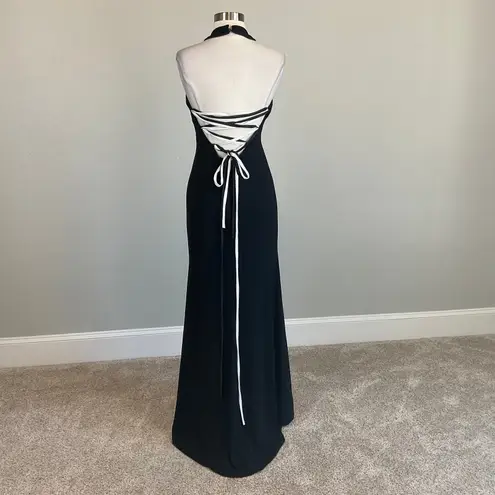 Betsy and Adam Women's Formal Dress Size 4 Black Crepe Tie Up Backless Halter Gown