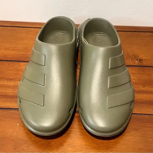 Adidas  Adicane Unisex Olive Clog Size 8 or 9 SKU#24348