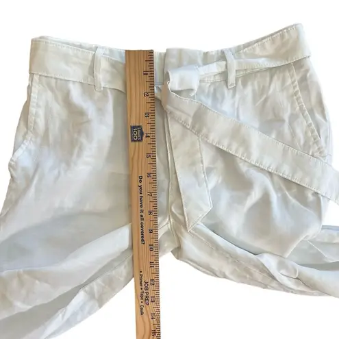 Tommy Hilfiger  Women’s Pants White Belted Preppy Size 2 EUC