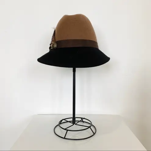 NEW beautiful 100% wool feather fedora. Black