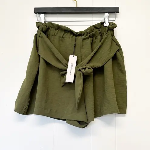 BCBGeneration NWT  Paper Bag Shorts With Tie Green Medium