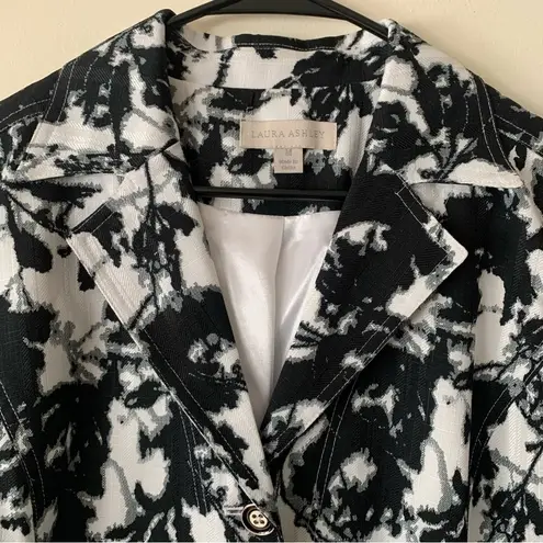 Laura Ashley NWT Palm Beach Black & White Floral Blazer Size M