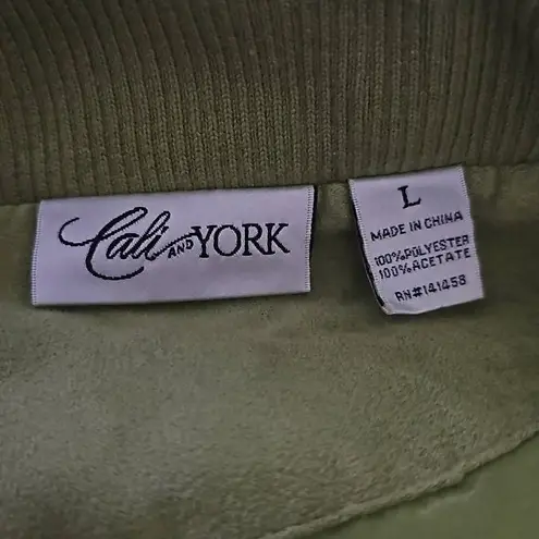 Cali and York Soft lightly quilted Vest Jacket. Green Size L