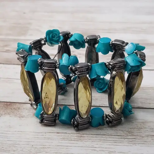 Vintage Chunky Stretch Bracelet Light Green Gems & Turquoise Tone Roses