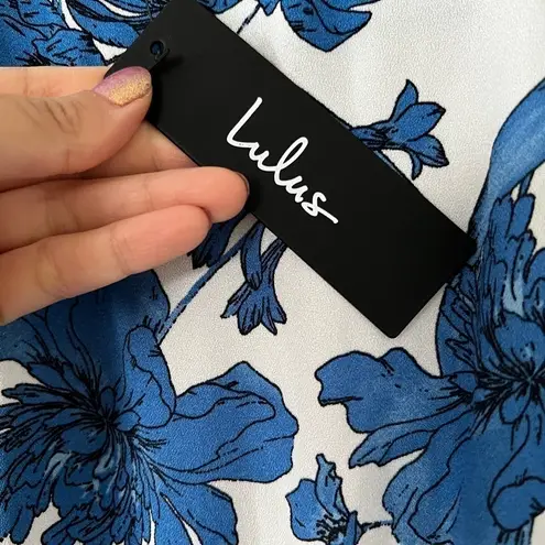 Lulus NWT  Asymmetric Floral White Blue Maxi Dress Size M